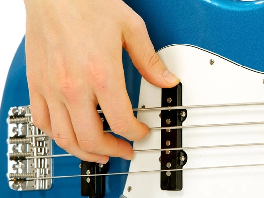 cach-danh-bass-guitar