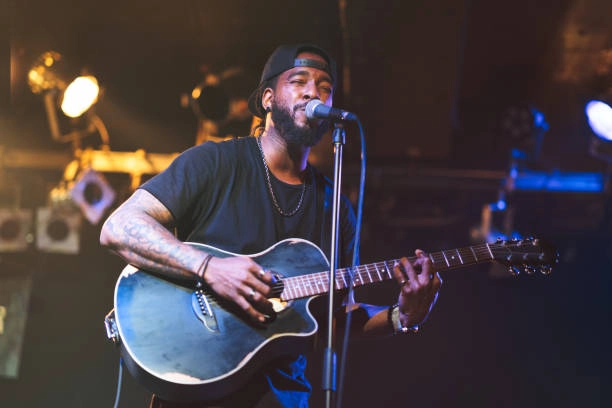 guitar đệm hát là gì