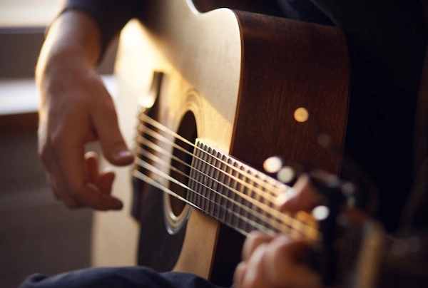 hop-am-do-truong-guitar
